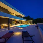 Вилла She Luxury Boskari