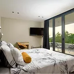 She Luxury * Boskari