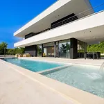 Вилла She Luxury *