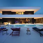 She Luxury Вилла *