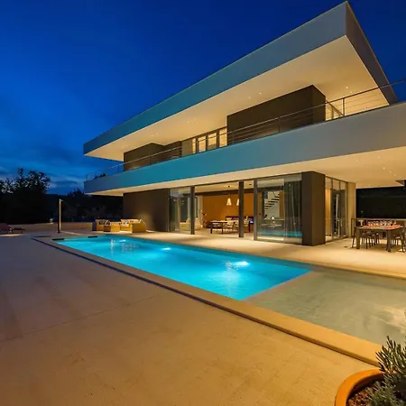 Vila She Luxury