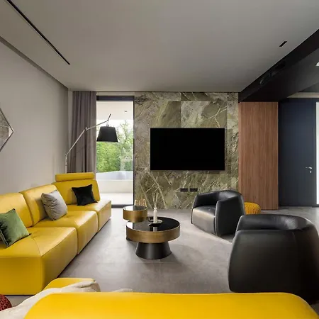 Vila She Luxury
