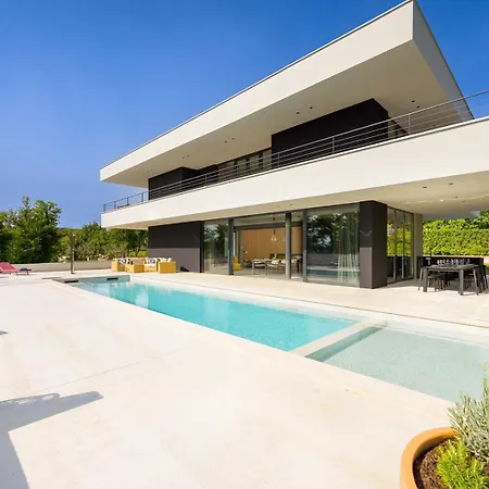 She Luxury Villa *
