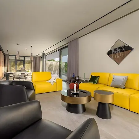 She Luxury Villa Boskari