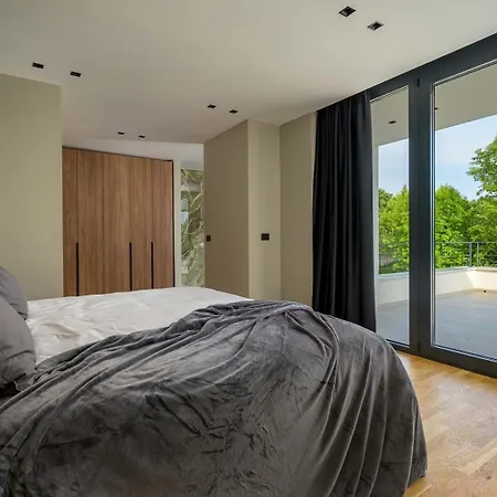 Vila She Luxury