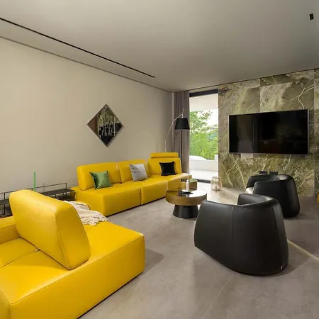 She Luxury Villa *