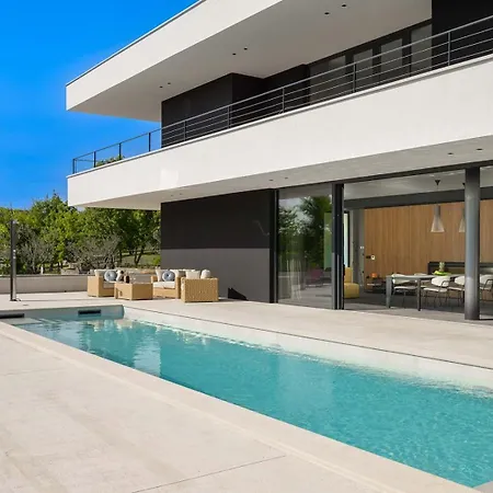 She Luxury Villa *