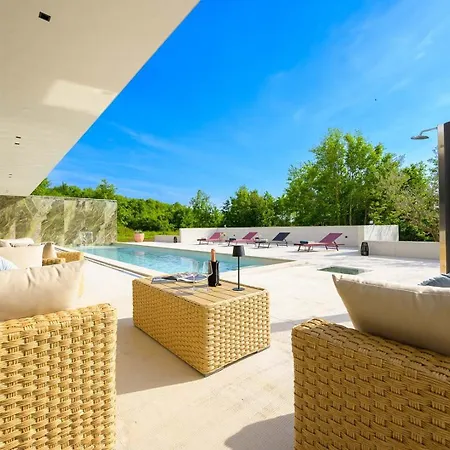 Vila She Luxury Boskari
