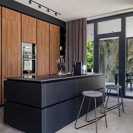 She Luxury Boskari
