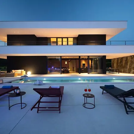 She Luxury Vila *
