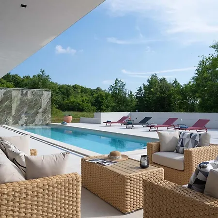 Vila She Luxury *