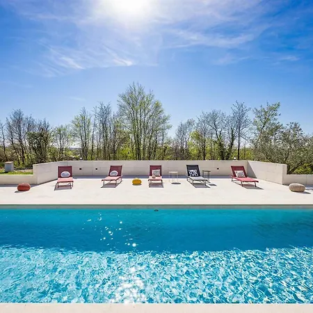 She Luxury Villa