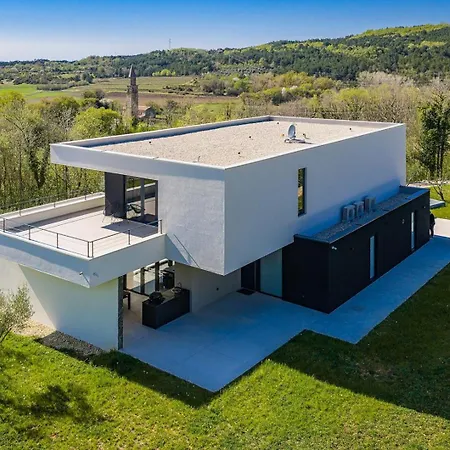 She Luxury Boskari