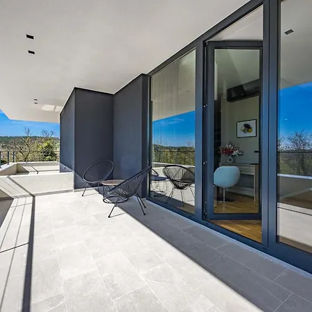 She Luxury Villa *
