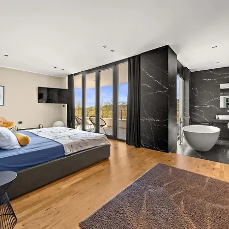 She Luxury Vila