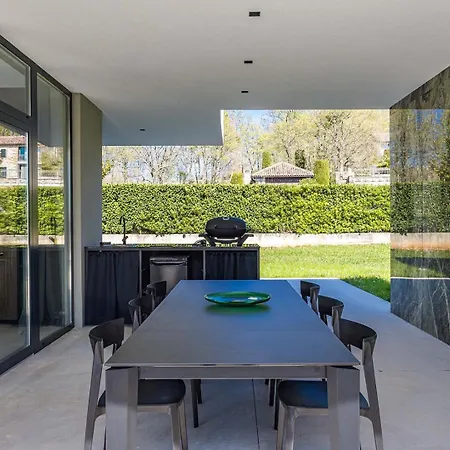 She Luxury Villa