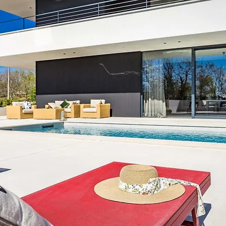Vila She Luxury Boskari