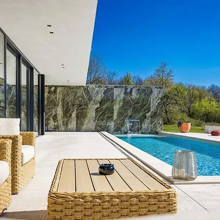 She Luxury Boškari
